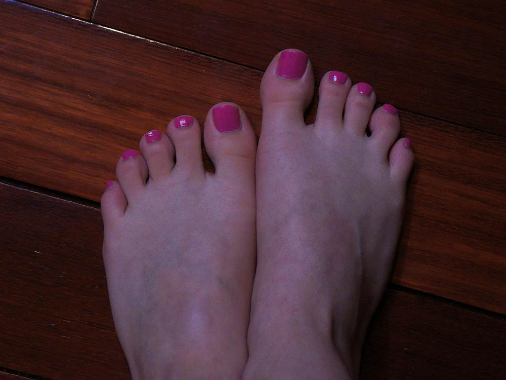 Bella milf cerca toyboy feticista piedi femminili a Genova